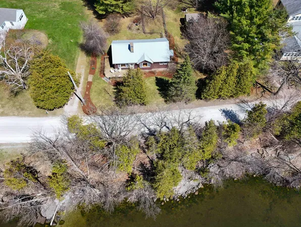 $569,900 | 4131 West Shore Road, Isle La Motte, VT 05463