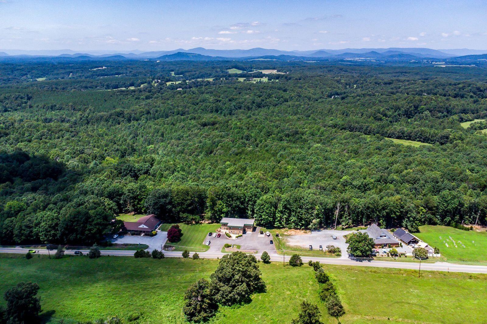 2-15093 Moneta Road Moneta, VA 24121 - Photo 5 of 13 a view of a town with mountain view