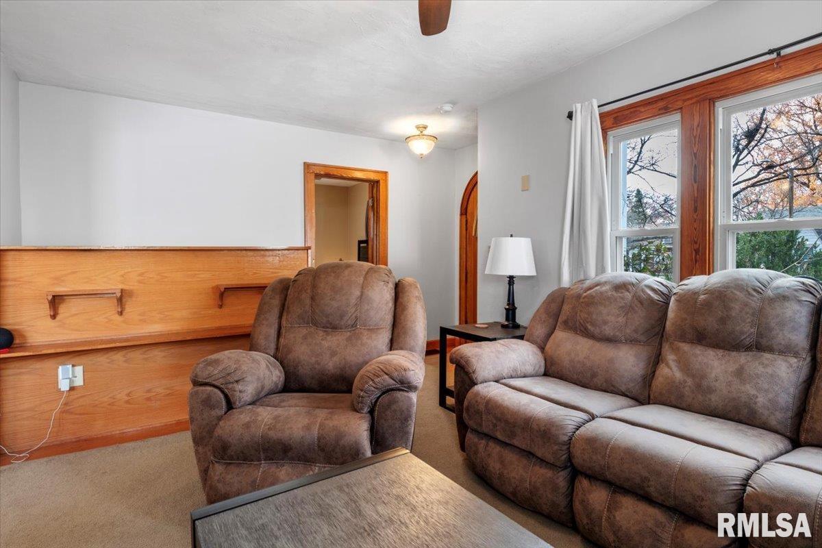 2536 South 8th Street Springfield, IL 62703 - Photo 3 of 35