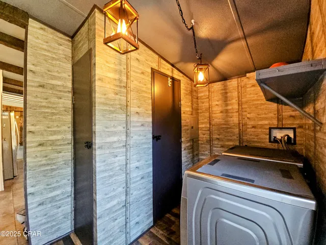 $249,000 | 20512 Dickerson Road, Fountain, FL 32438