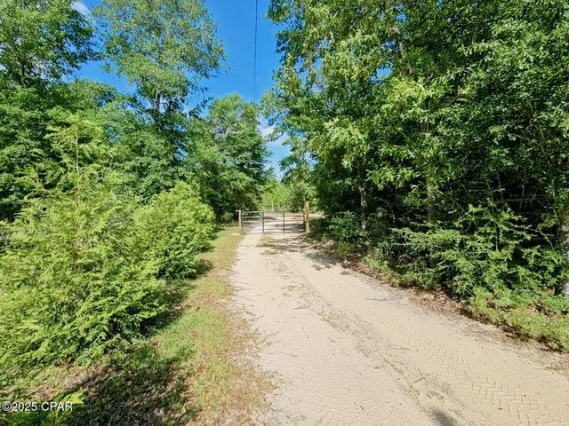 $249,000 | 20512 Dickerson Road, Fountain, FL 32438