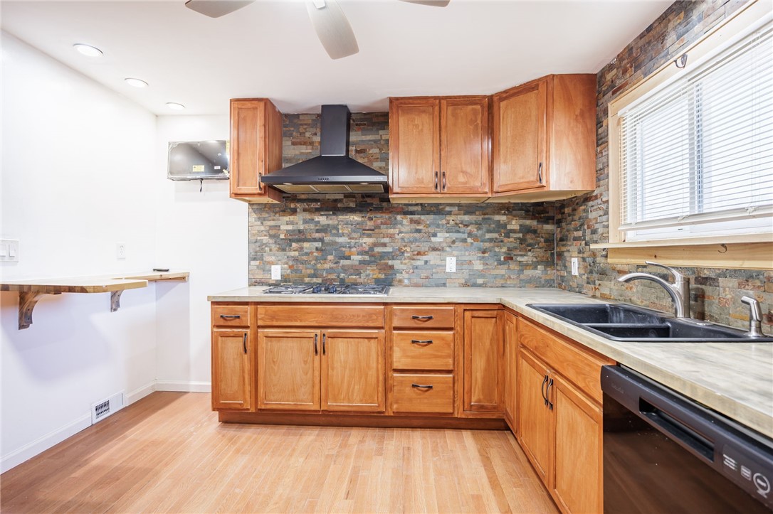 366 Tremont Street Rochester, NY 14608 - Photo 8 of 32