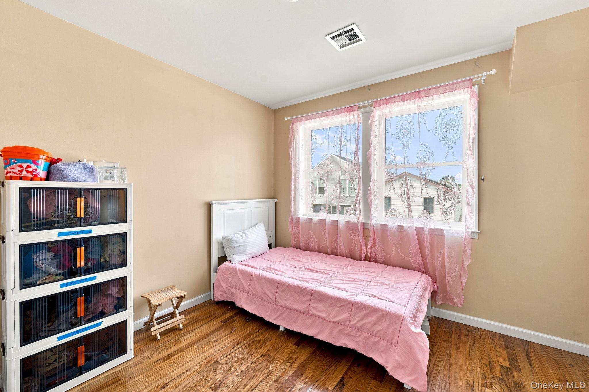 120 East 6th Road Queens, NY 11693 - Photo 6 of 30 Gallery Image 6