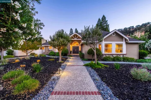 $3,095,000 | 70 Ridgecrest Court, Lafayette, CA 94549