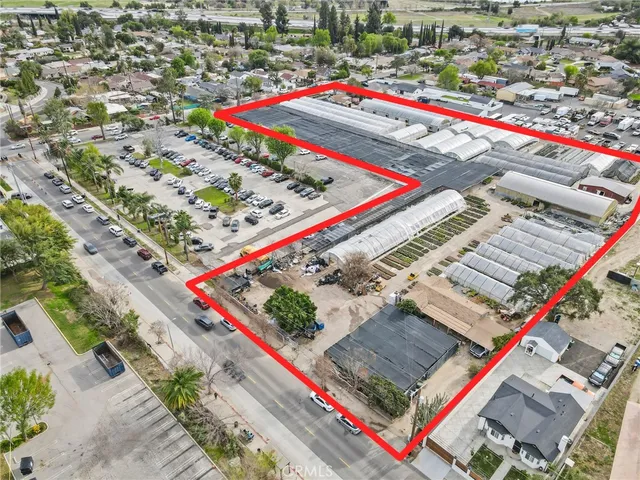 a view of a tennis court