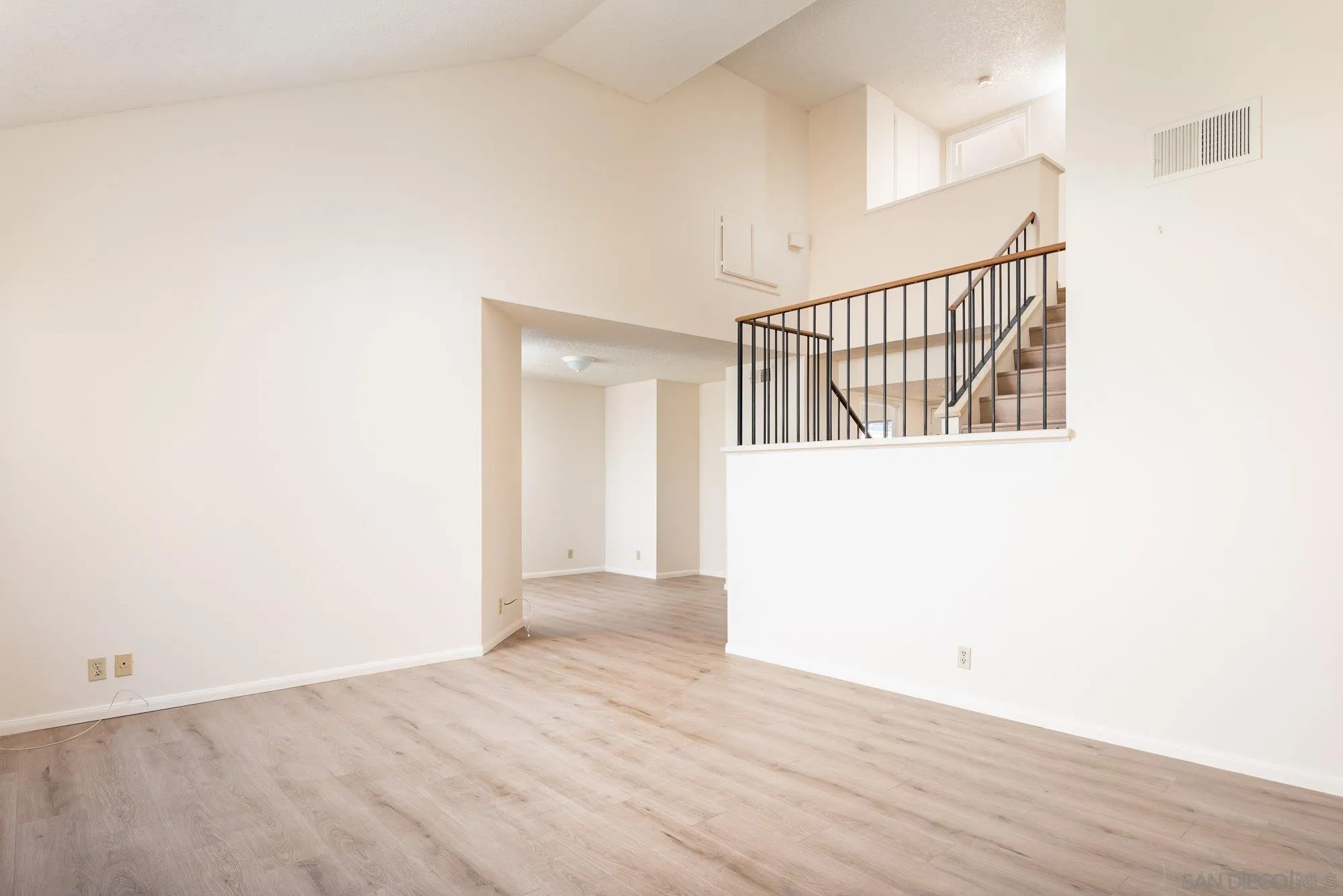 467 Nantucket Glen Escondido, CA 92027 - Photo 6 of 26 a view of a hallway with wooden floor