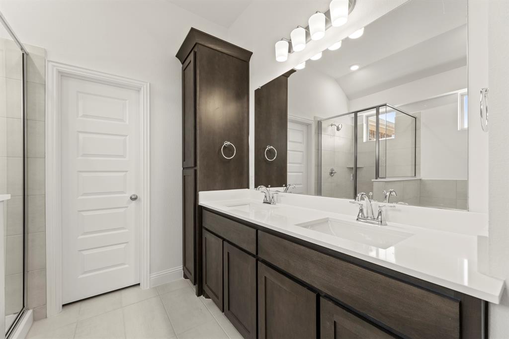 512 Pinnacles Court Forney, TX 75126 - Photo 16 of 28 15_16. 512 Pinnacles - Bath (3)