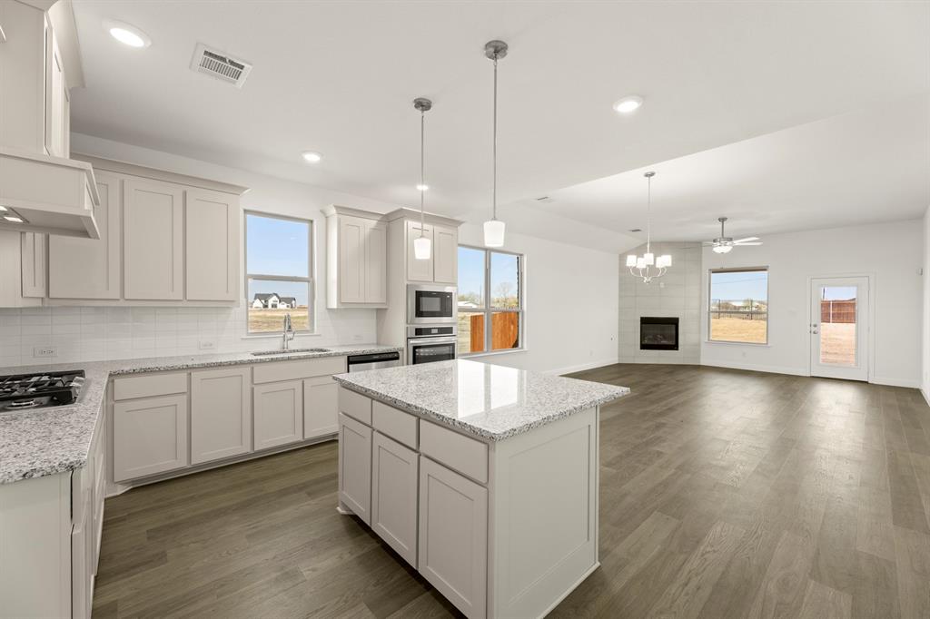 512 Pinnacles Court Forney, TX 75126 - Photo 7 of 28 6_07. 512 Pinnacles - Kitchen (3)