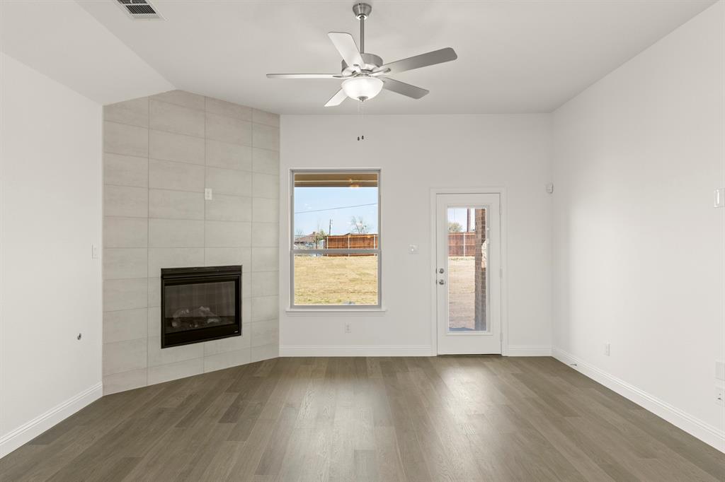 512 Pinnacles Court Forney, TX 75126 - Photo 10 of 28 9_10. 512 Pinnacles - Family