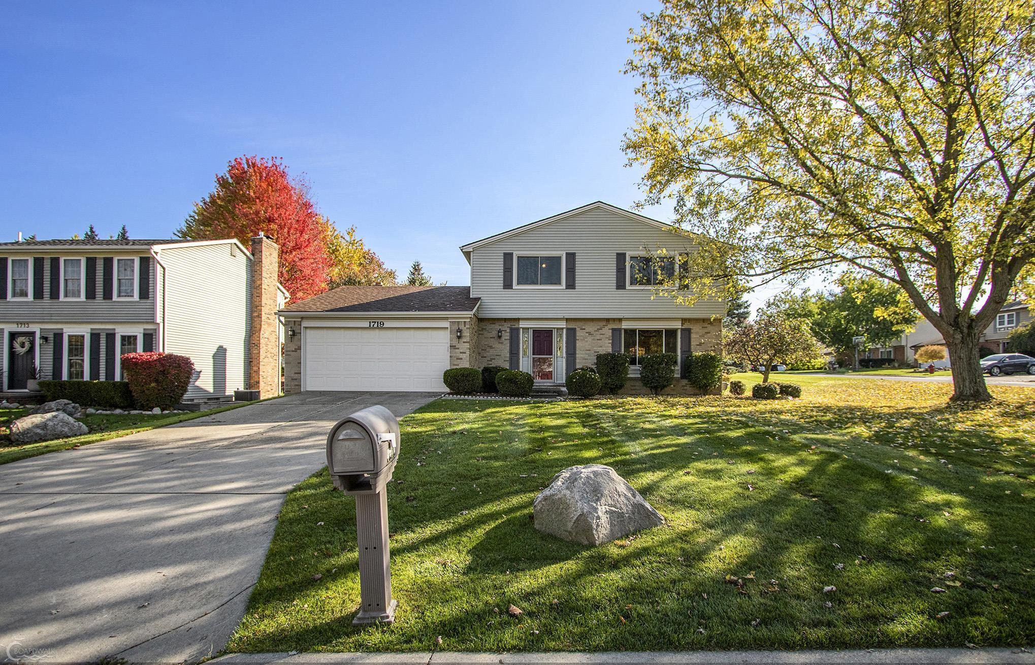 1719 Morningside Lane Rochester Hills, MI 48307 - Photo 2 of 26