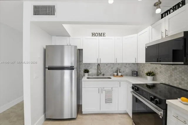 $1,775 | 1400 Southwest 124th Terrace, Unit 207Q, Pembroke Pines, FL 33027