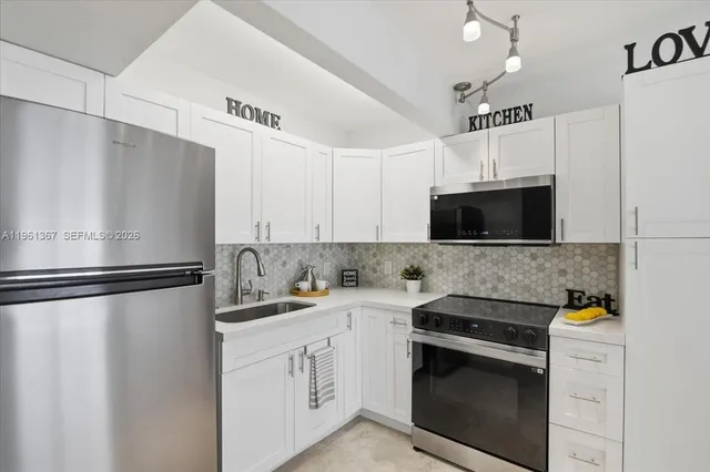 $1,775 | 1400 Southwest 124th Terrace, Unit 207Q, Pembroke Pines, FL 33027