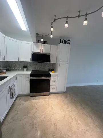 $1,775 | 1400 Southwest 124th Terrace, Unit 207Q, Pembroke Pines, FL 33027