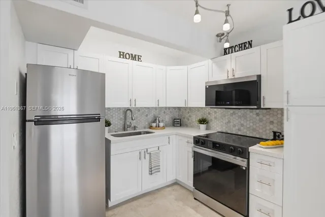 $1,775 | 1400 Southwest 124th Terrace, Unit 207Q, Pembroke Pines, FL 33027