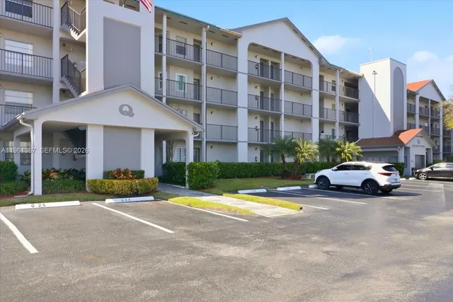 $1,775 | 1400 Southwest 124th Terrace, Unit 207Q, Pembroke Pines, FL 33027