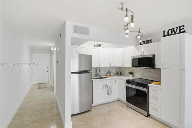 $1,775 | 1400 Southwest 124th Terrace, Unit 207Q, Pembroke Pines, FL 33027