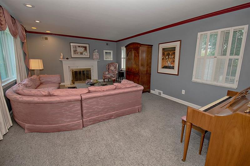 119 Conover Road Pittsburgh, PA 15208 - Photo 3 of 20 Gallery Image 3