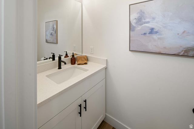 461 West 490 North Lindon, UT 84042 - Photo 8 of 18 Bathroom featuring vanity