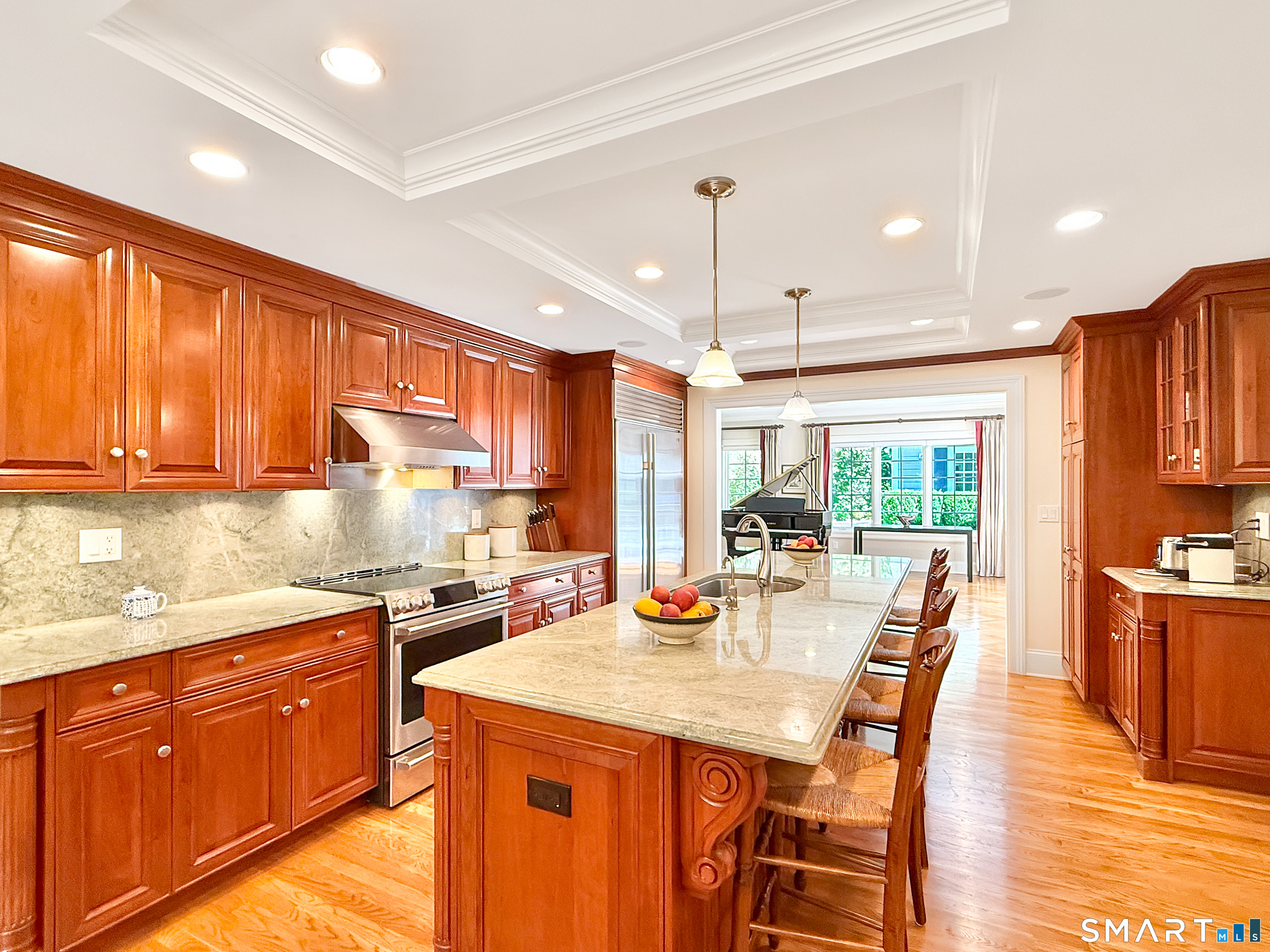 43 Laurel Ledge Road Stamford, CT 06903 - Photo 3 of 25