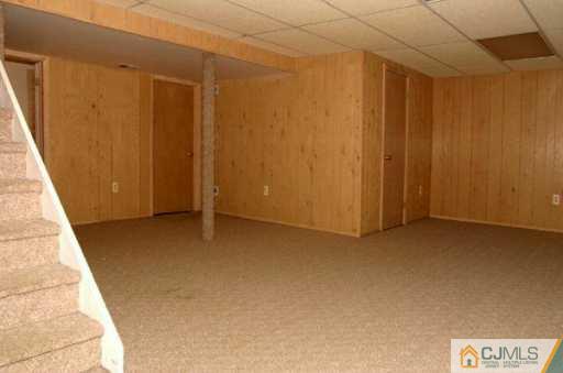 32 Timber Road East Brunswick, NJ 08816 - Photo 5 of 8 Gallery Image 5