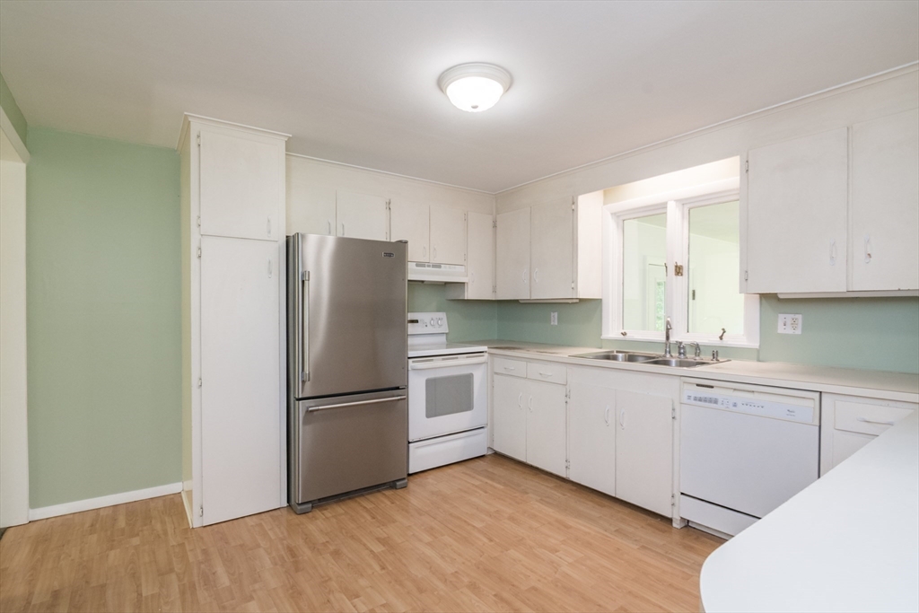 9 Long Hill Road Leverett, MA 01054 - Photo 14 of 37
