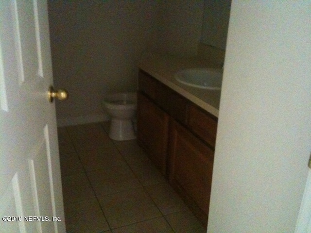 7920 Merrill Road, Unit 1409 Jacksonville, FL 32277 - Photo 8 of 8 BATHROOM
