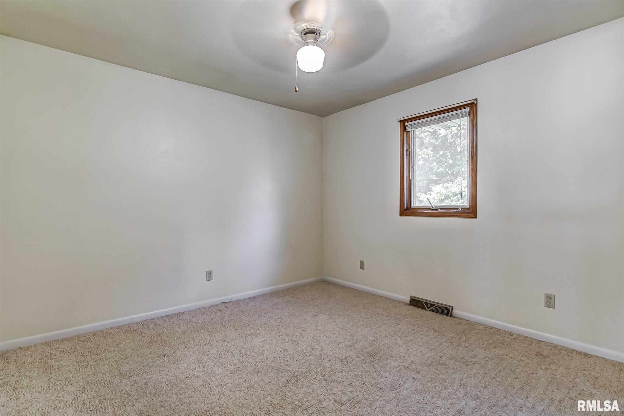 1904 North 24th Street Springfield, IL 62702 - Photo 13 of 39