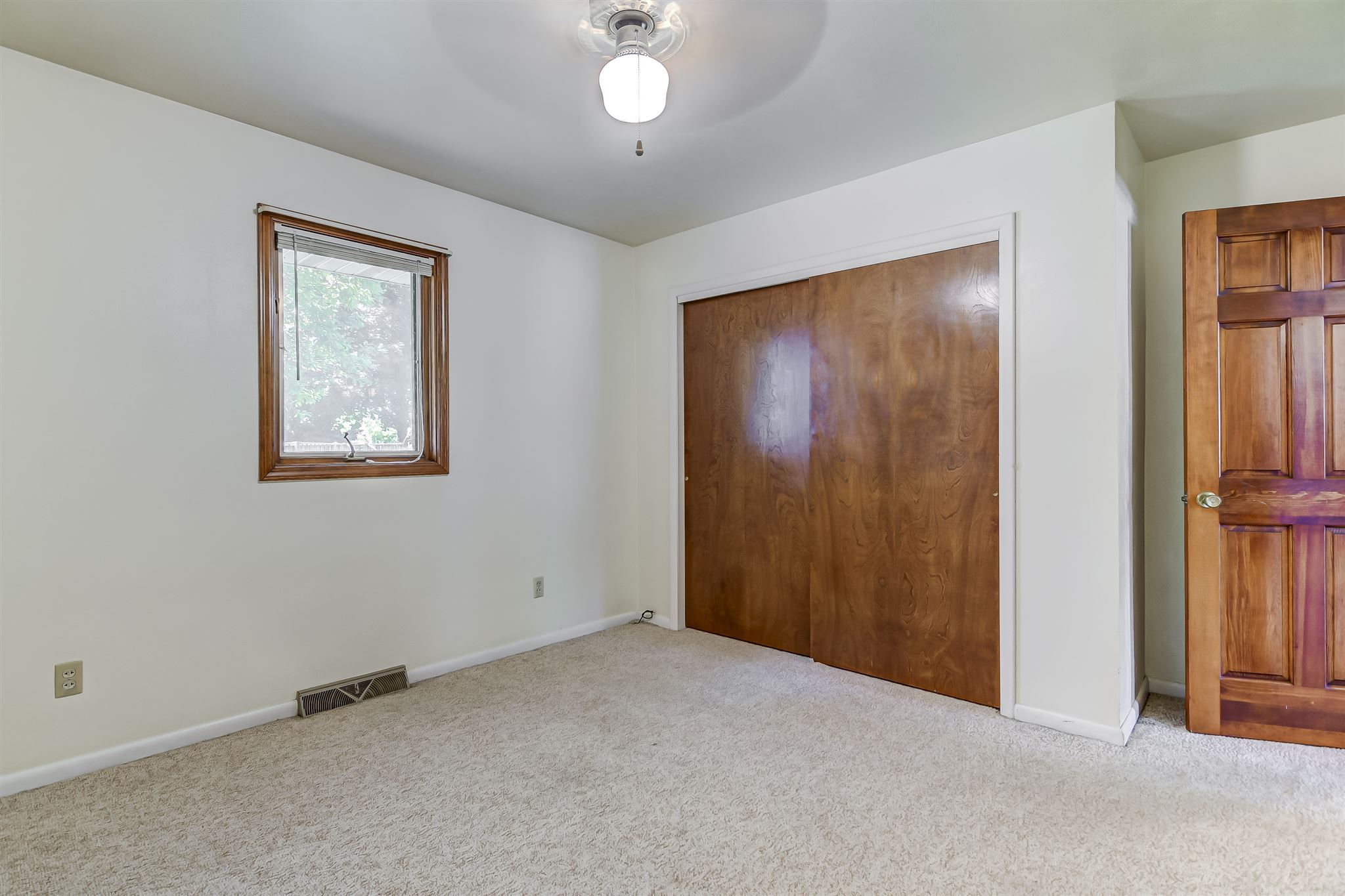 1904 North 24th Street Springfield, IL 62702 - Photo 14 of 39