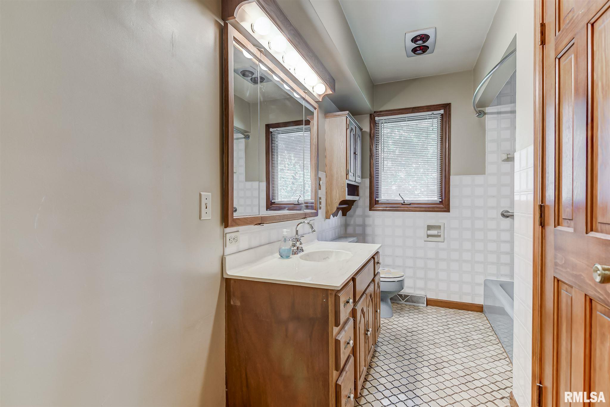 1904 North 24th Street Springfield, IL 62702 - Photo 20 of 39
