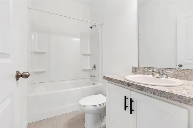 $2,400 | 8716 Sportsman Loop, Groveland, FL 34736