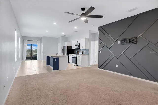 $2,400 | 8716 Sportsman Loop, Groveland, FL 34736