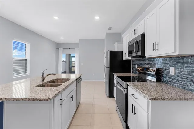 $2,400 | 8716 Sportsman Loop, Groveland, FL 34736