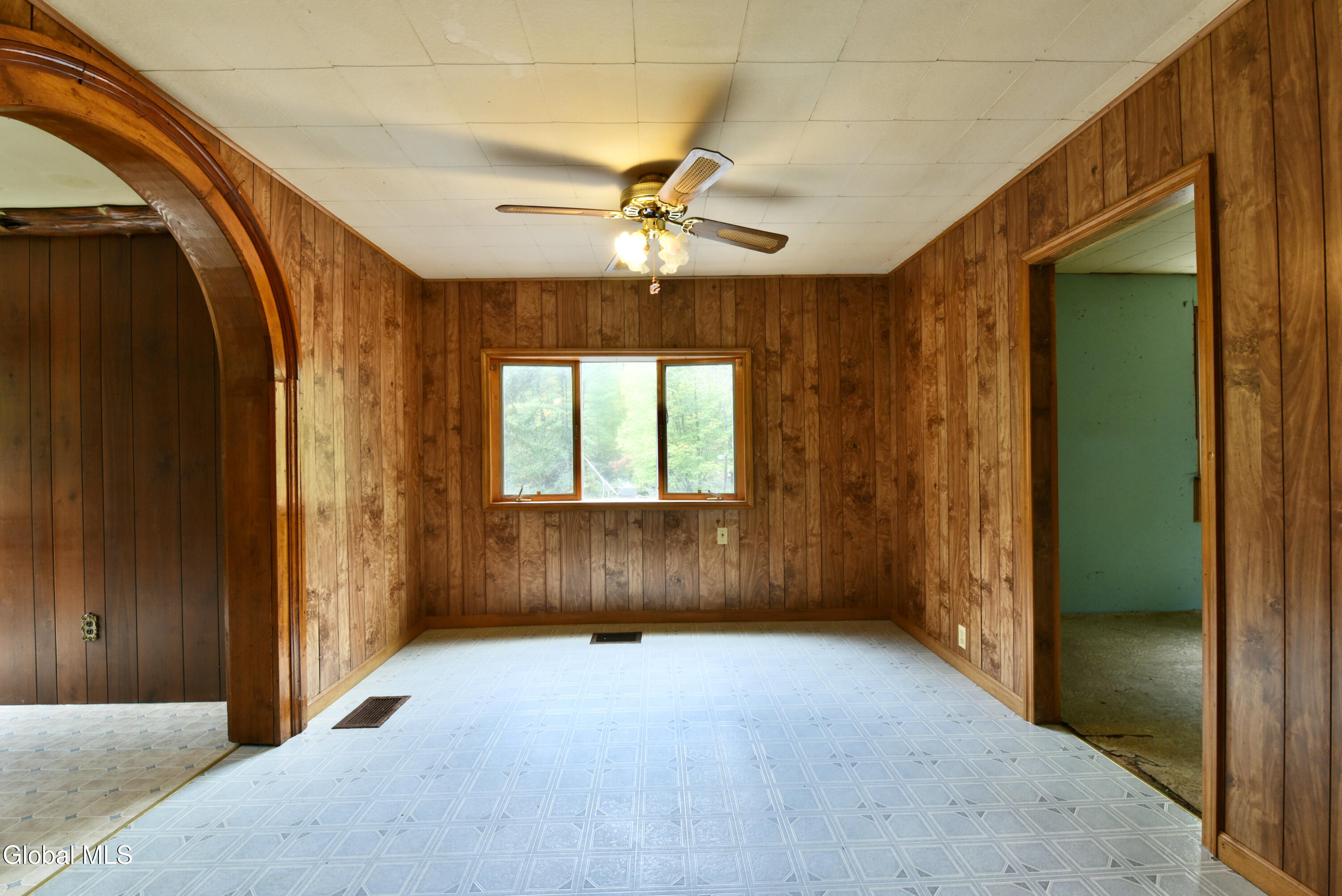 318 Howe Road Lake Luzerne, NY 12846 - Photo 18 of 54 17