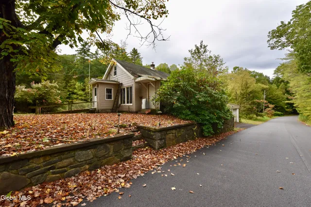 $145,000 | 318 Howe Road, Lake Luzerne, NY 12846