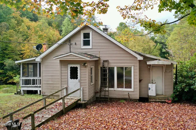 $145,000 | 318 Howe Road, Lake Luzerne, NY 12846