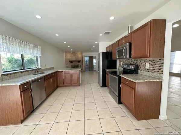 $2,100 | 6035 Merrimac Cove, San Antonio, TX 78249