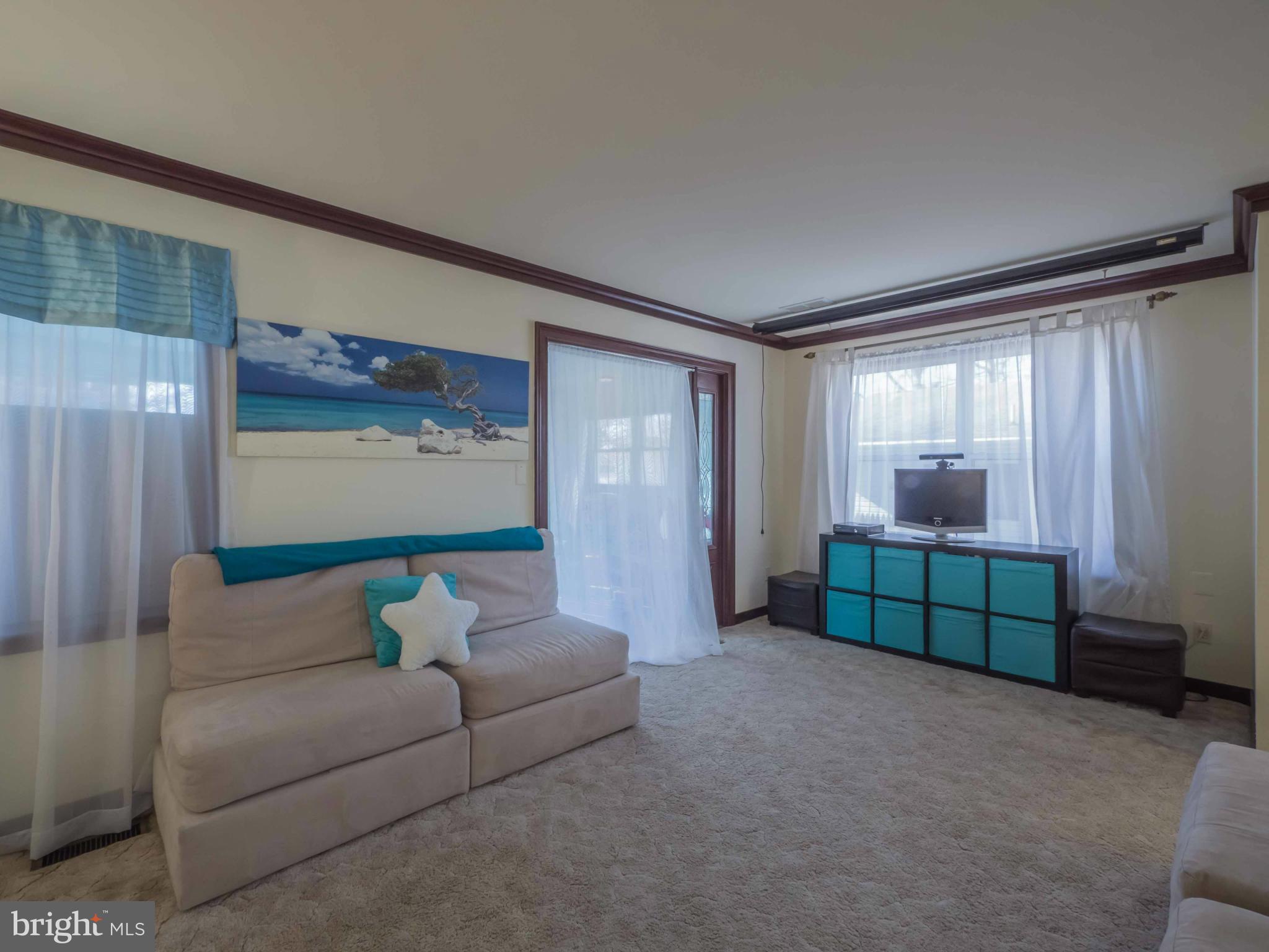 413 Salisbury Road Edgewater, MD 21037 - Photo 6 of 30 a living room with furniture and a window