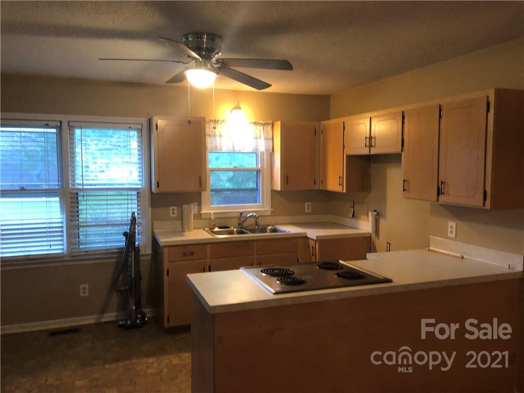 1690 Drexel Road Valdese, NC 28690 - Photo 3 of 6 Gallery Image 3