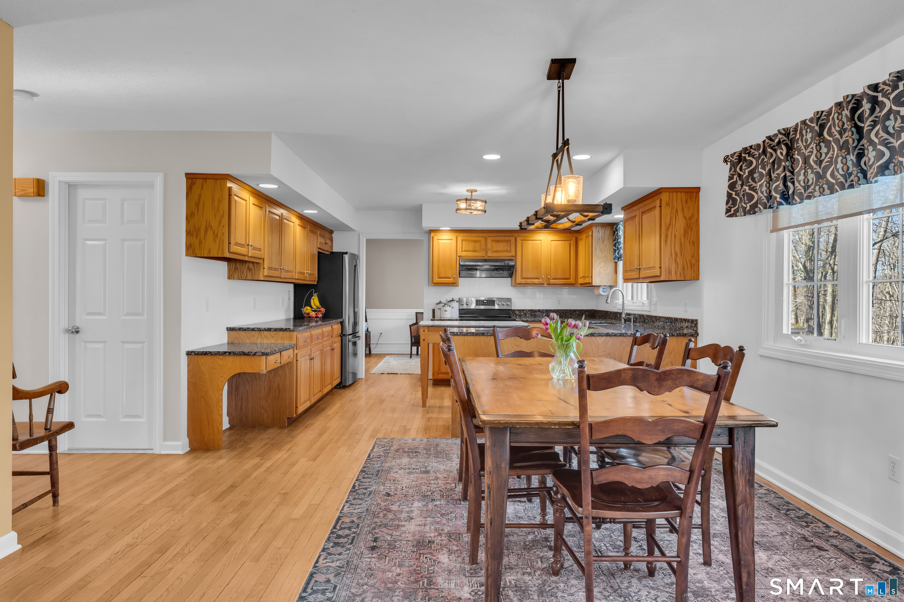 322 Willow Road Guilford, CT 06437 - Photo 11 of 40