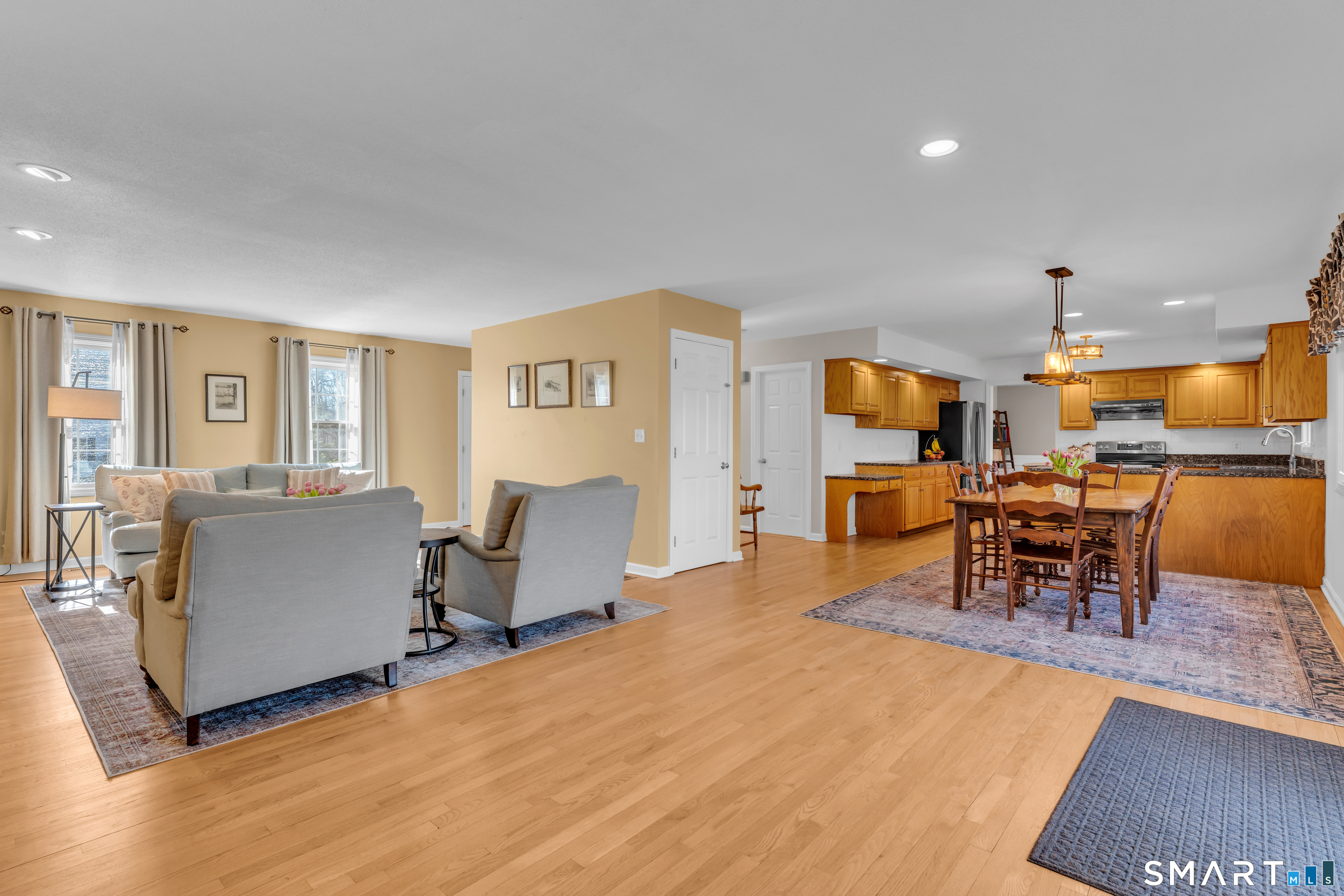 322 Willow Road Guilford, CT 06437 - Photo 8 of 40