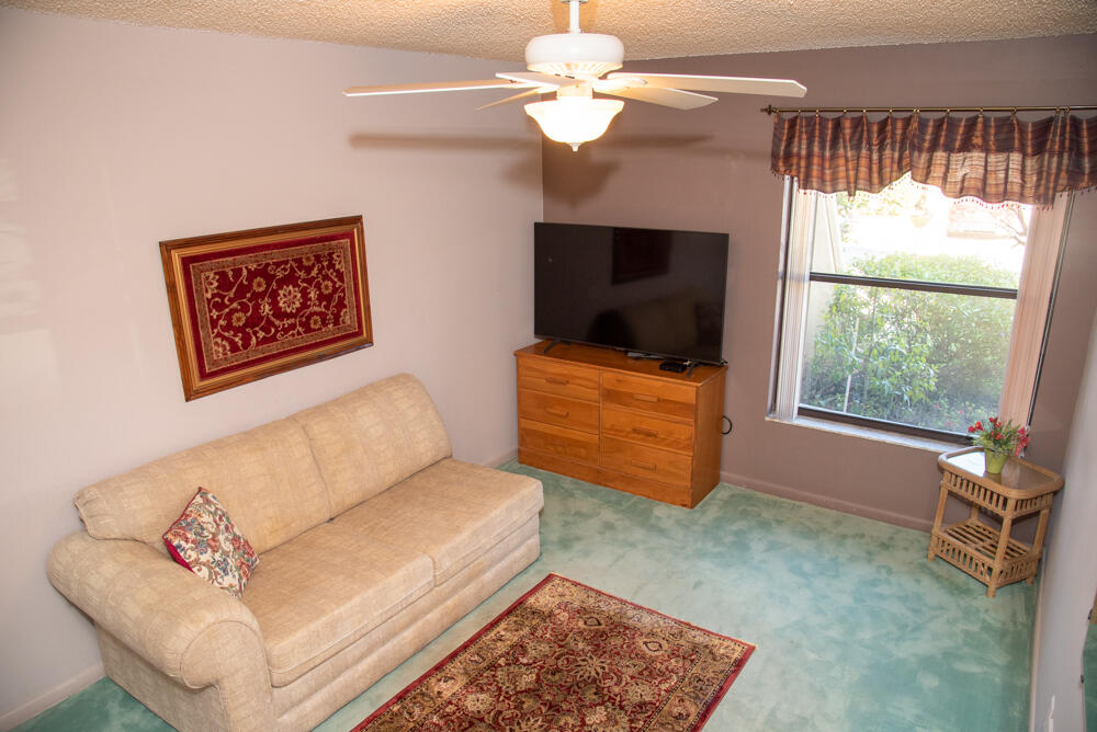20795 Vía Madeira Boca Raton, FL 33433 - Photo 20 of 25 3rd Bedroom