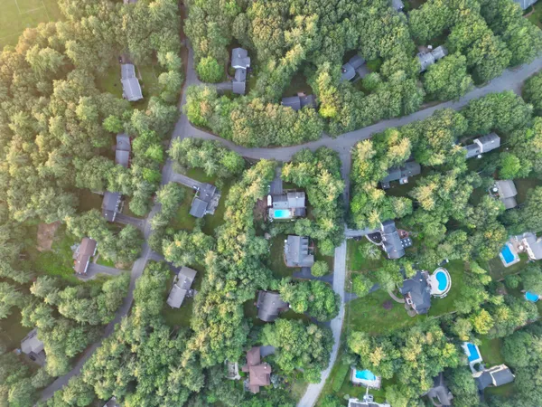 $933,000 | 2 Beech Drive, Brunswick, ME 04011