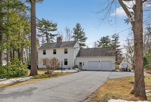 $933,000 | 2 Beech Drive, Brunswick, ME 04011