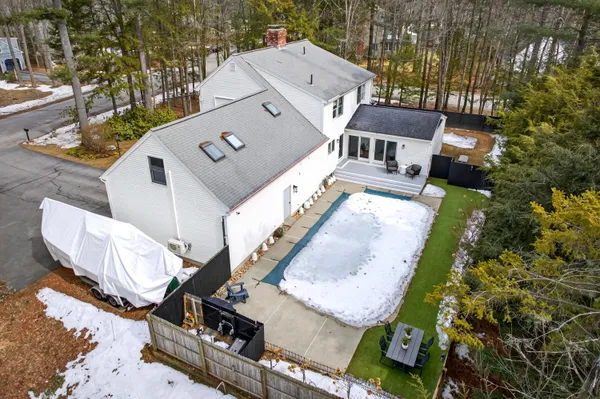 $933,000 | 2 Beech Drive, Brunswick, ME 04011