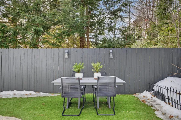 $933,000 | 2 Beech Drive, Brunswick, ME 04011