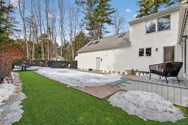 $933,000 | 2 Beech Drive, Brunswick, ME 04011