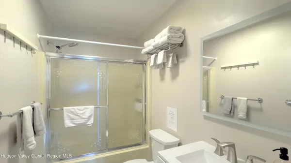 $995,000 | 70 Travis Place, Athens, NY 12015