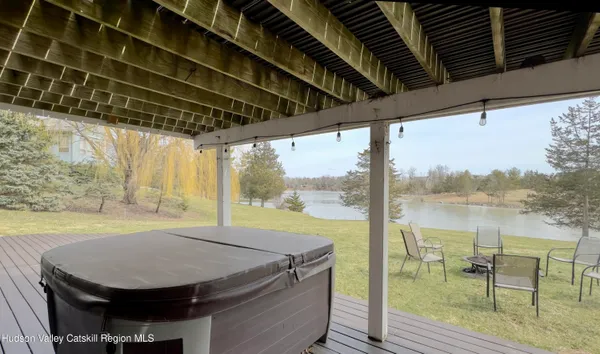 $995,000 | 70 Travis Place, Athens, NY 12015