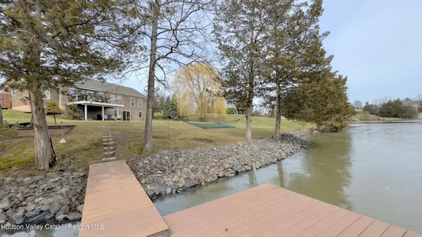 $995,000 | 70 Travis Place, Athens, NY 12015