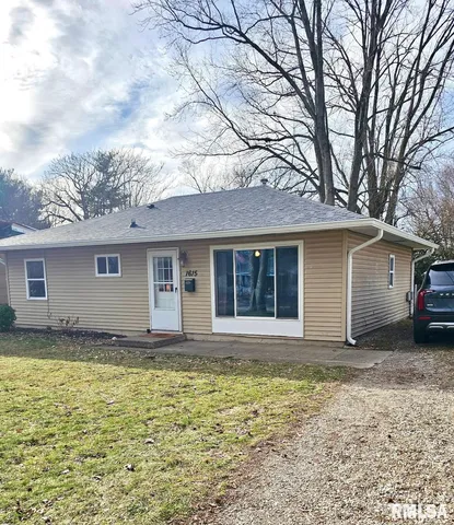 $104,000 | 1615 Elmwood Street, Jacksonville, IL 62650